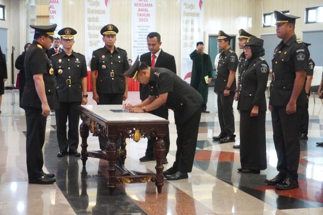 Lantik Pejabat Non Manajerial, Kakanwil Kemenkum Jateng : “Tidak Ada Dikotomi Jabatan”