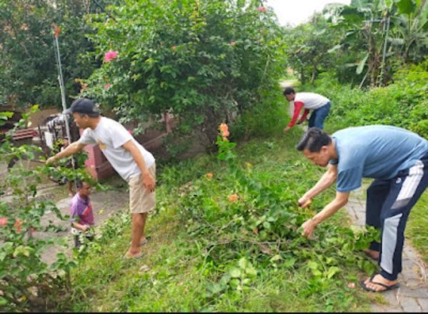 Ciptakan Lingkungan Bersih dan Asri, Warga RT 03 RW 07 Kelurahan Sampangan Lakukan Kerja Bakti
