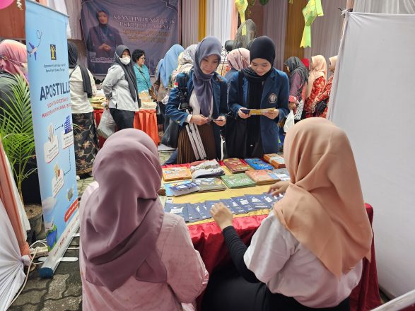 Ramaikan Bazaar Ramadhan Festival, Kanwil Kemenkum Jateng Hadirkan Layanan Konsultasi dan Pendaftaran Pelayanan Hukum