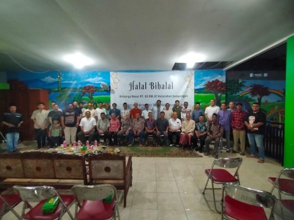 Perkuat Silaturahmi dan Kepedulian Sesama, Keluarga Besar RT 03 RW 07 Kelurahan Sampangan Gelar Halal Bihalal