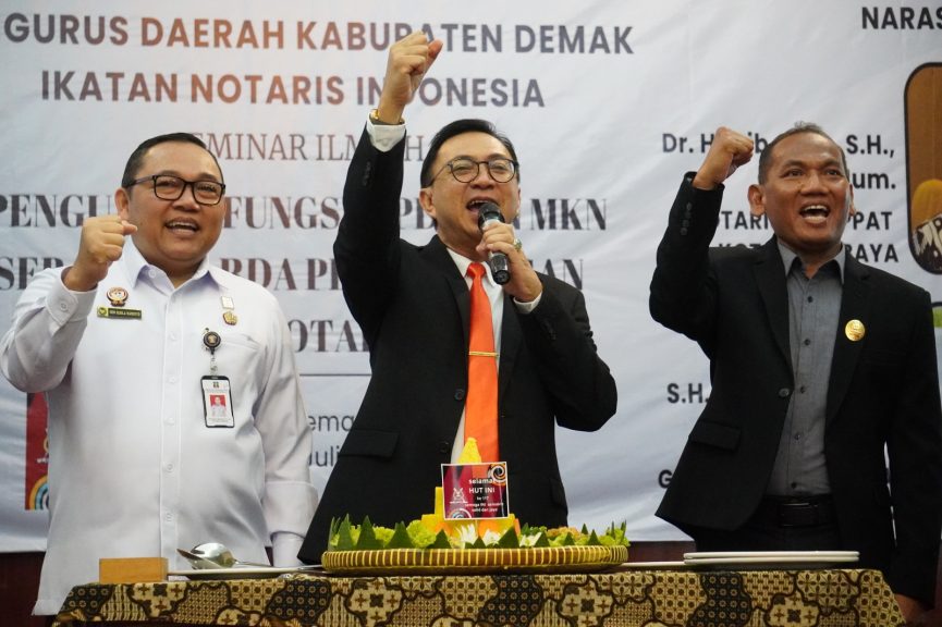 Buka Seminar Ilmiah, Kakanwil Kemenkum Jateng Dorong Penguatan Fungsi MPD dan MKN sebagai Garda Perlindungan Notaris