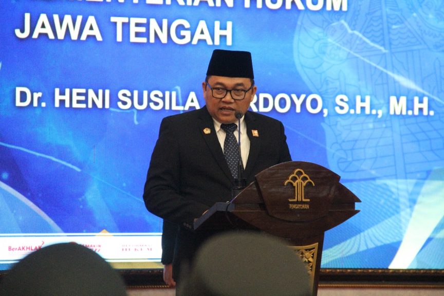 Kanwil Kemenkum Jawa Tengah Lantik Pejabat Non-Manajerial, PPNS, MPD dan PAW Notaris Serta Ambil Sumpah WNI Baru