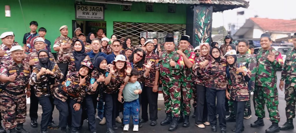 PWDPI Jawa Tengah dan FKPPI kota Semarang berbagi takjil