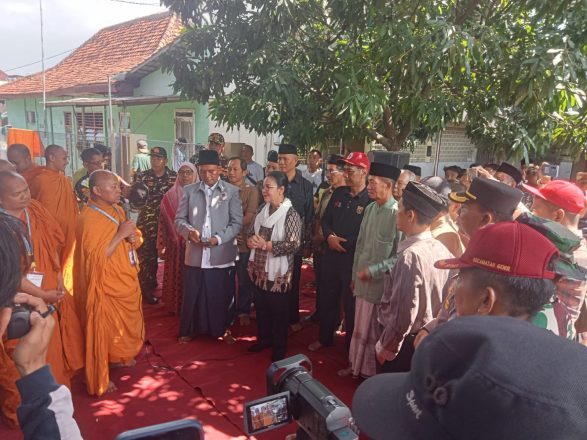 Rombongan Biksu Thodung “Indonesia Walk For Peace 2026” Melintasi Genuk, Disambut Forkopimcam dan Tokoh Masyarakat
