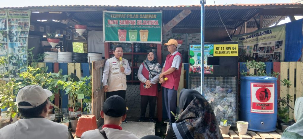 Sosialisasi Tular Nalar Tata Kelola Bank Sampah Sejahtera di RW 04 Bangetayu Kulon Genuk Berlangsung Antusias