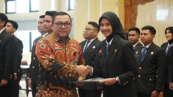 29 Pegawai Resmi Menjadi PNS dan Diangkat dalam Jabatan Fungsional, Kakanwil Kemenkum Jateng Tekankan Profesionalisme dan Integritas