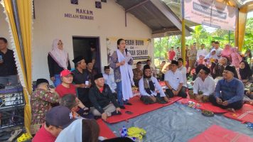 Ribuan Warga Padati Haul Makam Mbah Senari Kudu, Walikota Semarang Agustin Puji “Ndas Maling” Khas Kudu Genuk