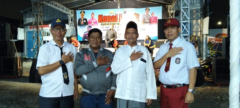 KENAL PAMIT KAPOLSEK GENUK JADI KARNAVAL SEKOLAHAN, ANGGOTA POLISI BERUBAH JADI ANAK SD, SMP, SMA SAMBUT HUT RI KE-81