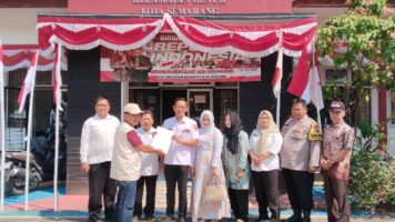 CAMAT GENUK WAHYUDI JADI JURI LOMBA K5 DAN GRENGSENG PIALA BERGILIR LURAH BANGETAYU KULON SAMBUT HUT RI KE-81
