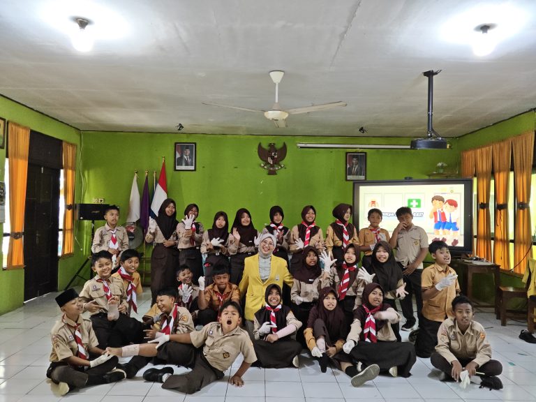 WUJUDKAN LINGKUNGAN SEKOLAH SEHAT DAN AMAN, KELOMPOK 26 SKM PENGGERAK UNNES HADIRKAN PROGRAM ‘SEHATI KANDRI. SEKOLAH SEHAT, TANGGAP, PEDULI DI SDN KANDRI 01  SEMARANG